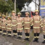 Municipio penquista reconoce a bomberos y entrega subvención de $300 millones para apoyar su labor