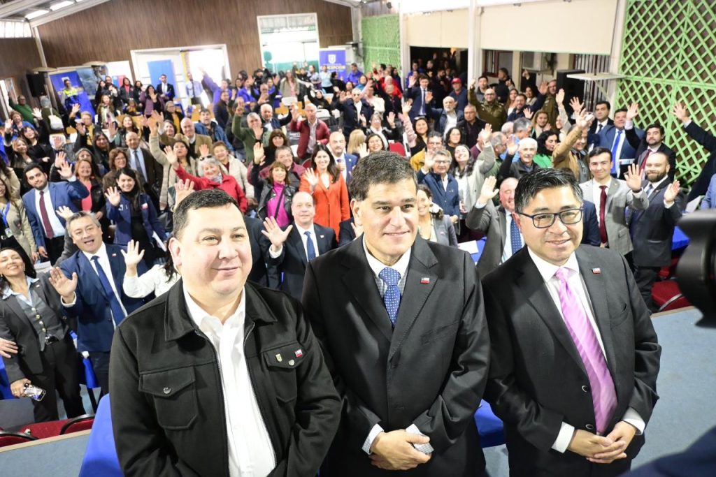 «Gabinete Presente» reunió a cerca de 200 dirigentes sociales de Concepción